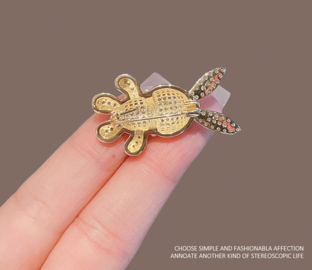 Cute 3D Rabbit Brooch in Champagne Gold3