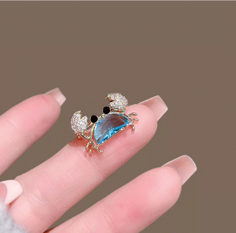 Delicate and cute little crab brooch2