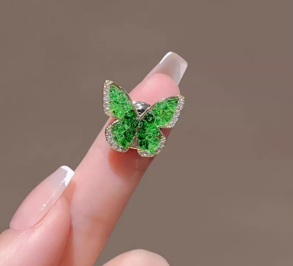 Green Crystal Clover Magnetic Brooch1