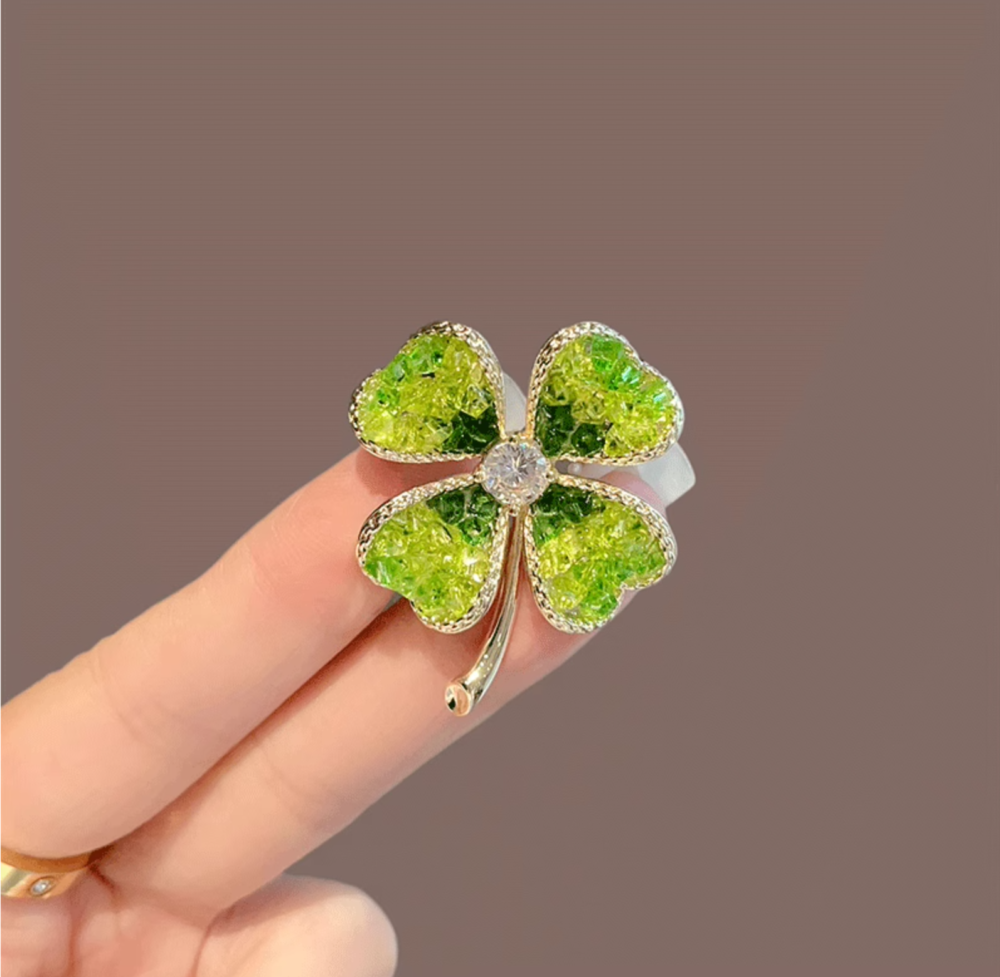 Green crystal four leaf clover brooch