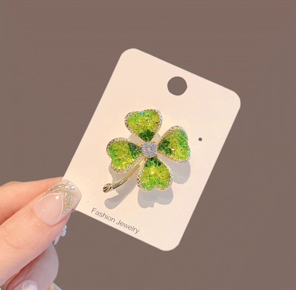 Green crystal four leaf clover brooch2