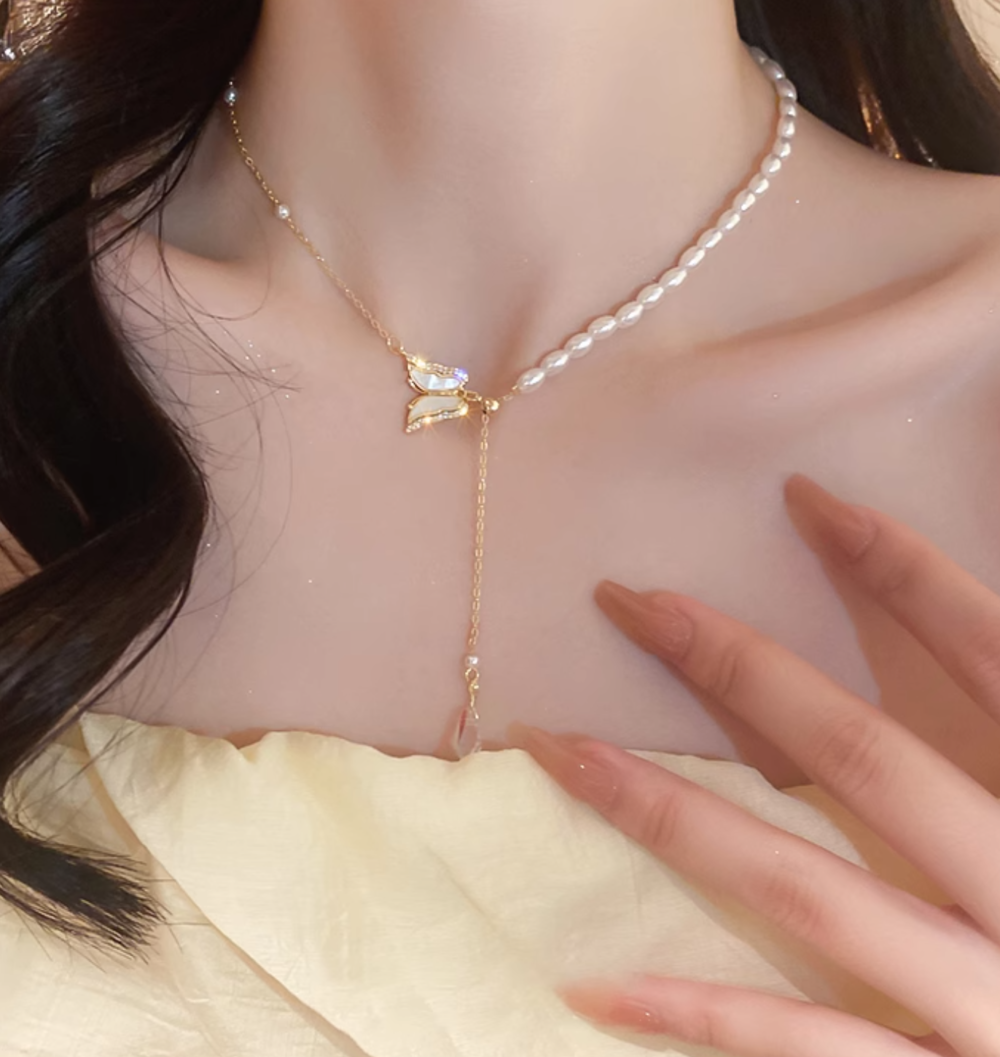 Dangling Butterfly Pearl Necklace1