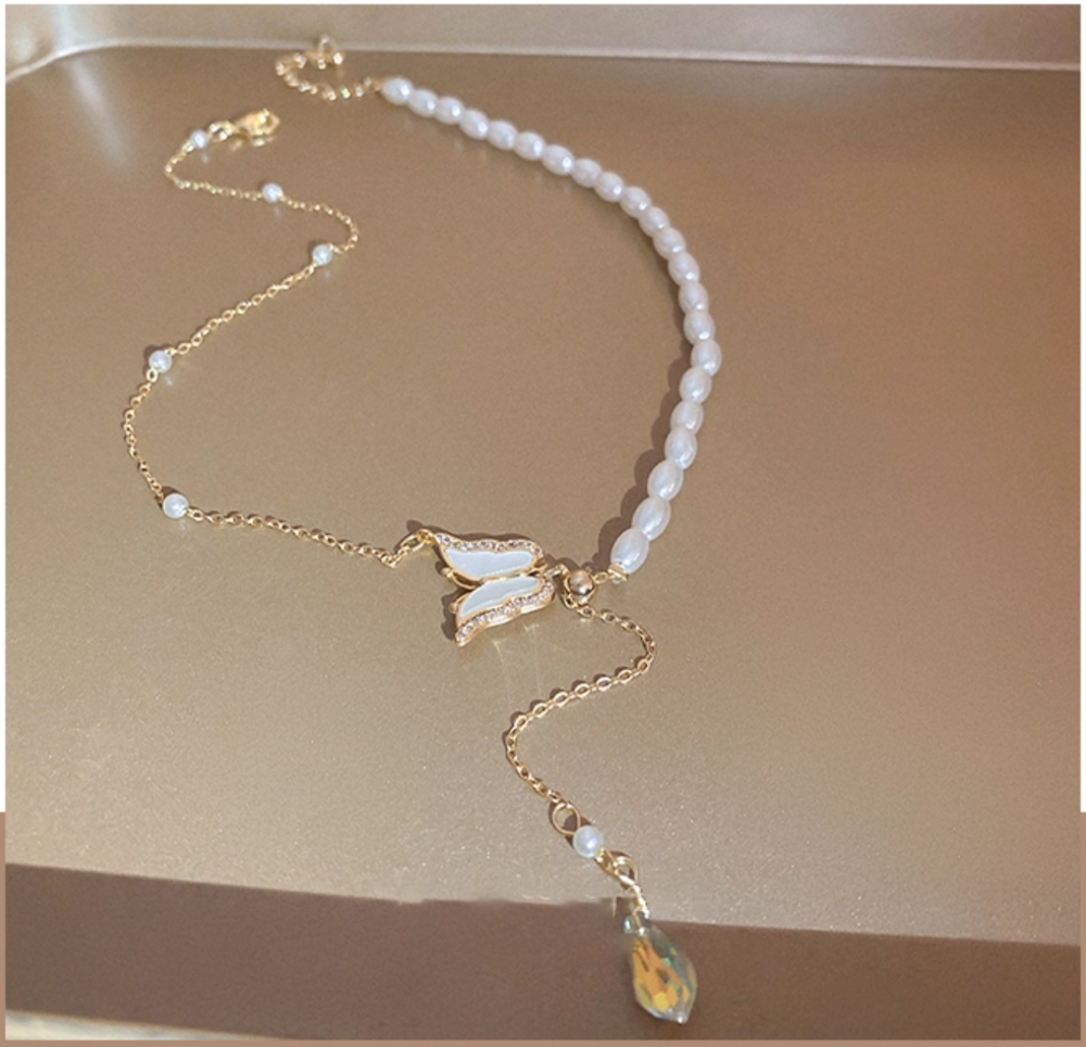 Dangling Butterfly Pearl Necklace2