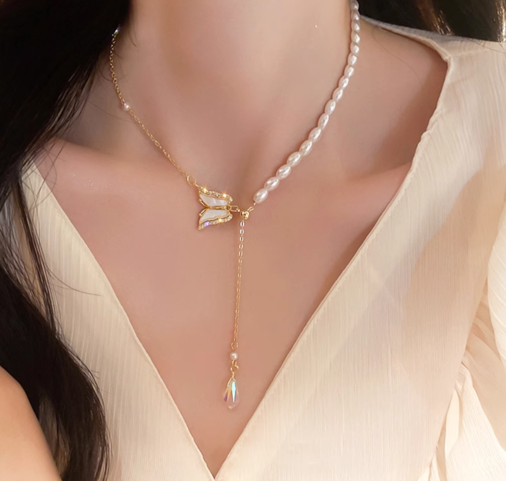 Dangling Butterfly Pearl Necklace3