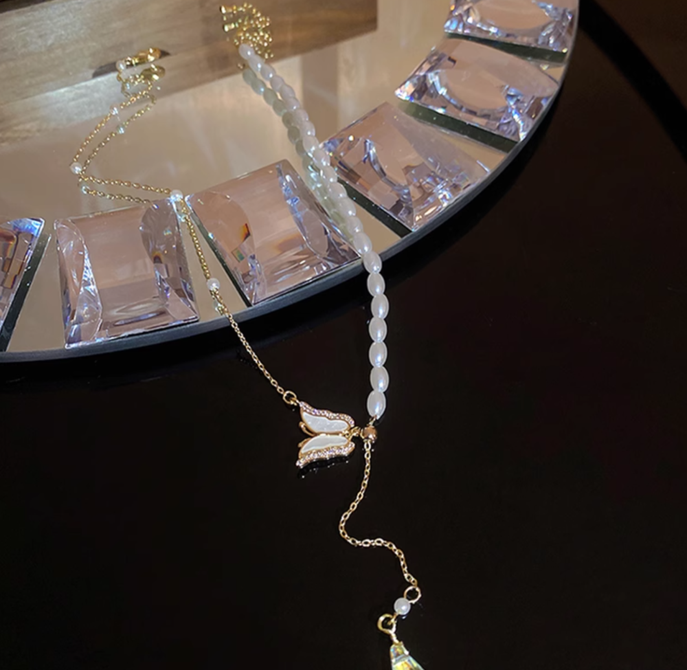 Dangling Butterfly Pearl Necklace4