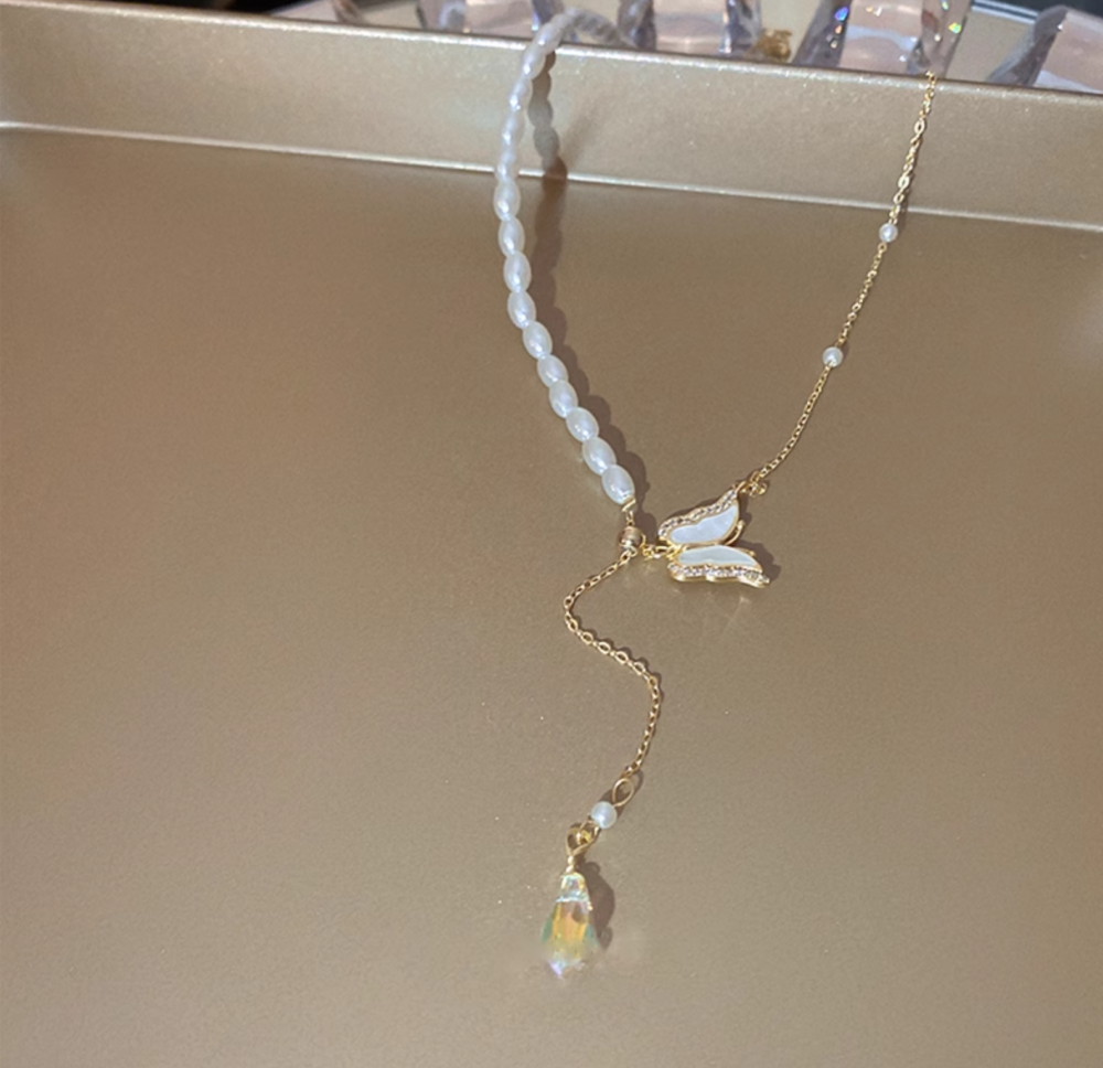 Dangling Butterfly Pearl Necklace5