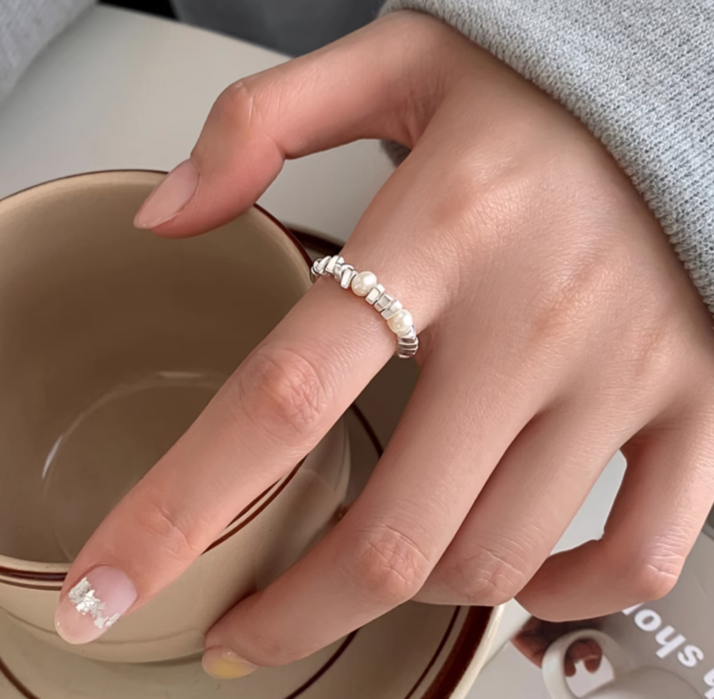 Hammered Sterling Silver Ring with Baroque Pearl2