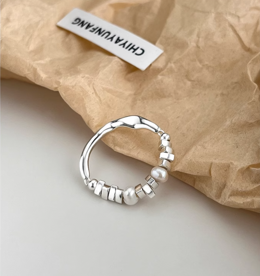 Hammered Sterling Silver Ring with Baroque Pearl5